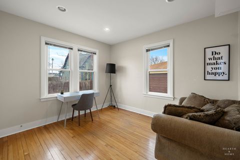 Tiny photo for 15 W Woodstock Street, Crystal Lake, IL 60014 (MLS # 12572265)