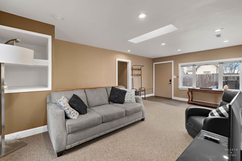 Tiny photo for 15 W Woodstock Street, Crystal Lake, IL 60014 (MLS # 12572265)