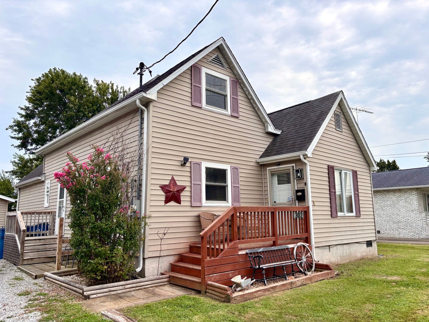 302 N Emma Street