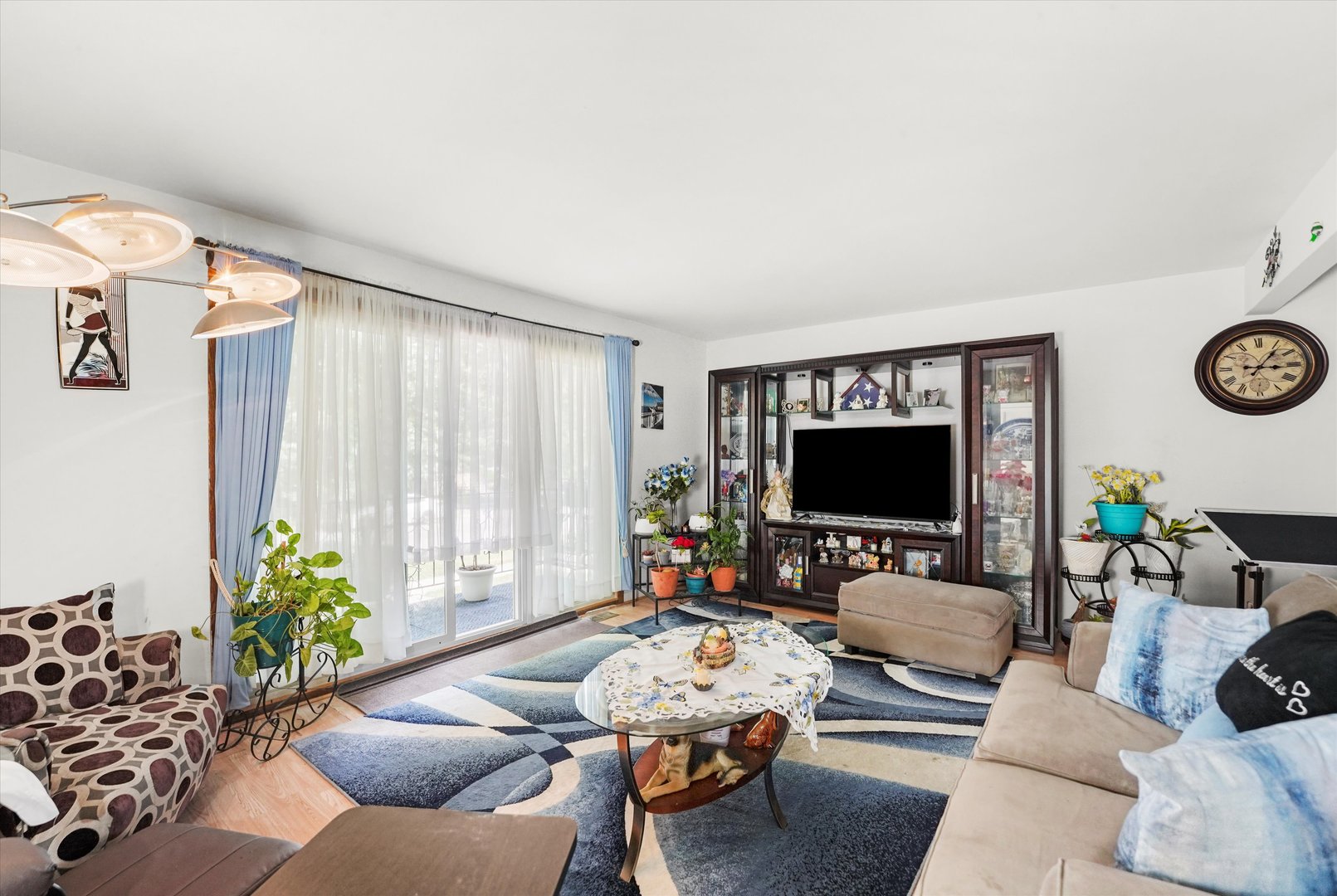 382 Prairie Avenue