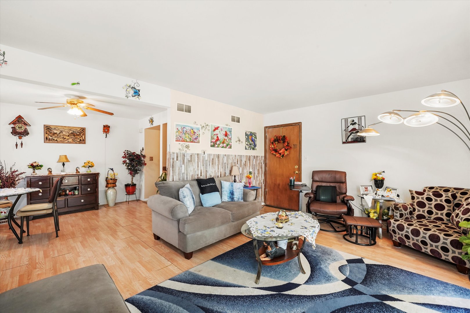382 Prairie Avenue