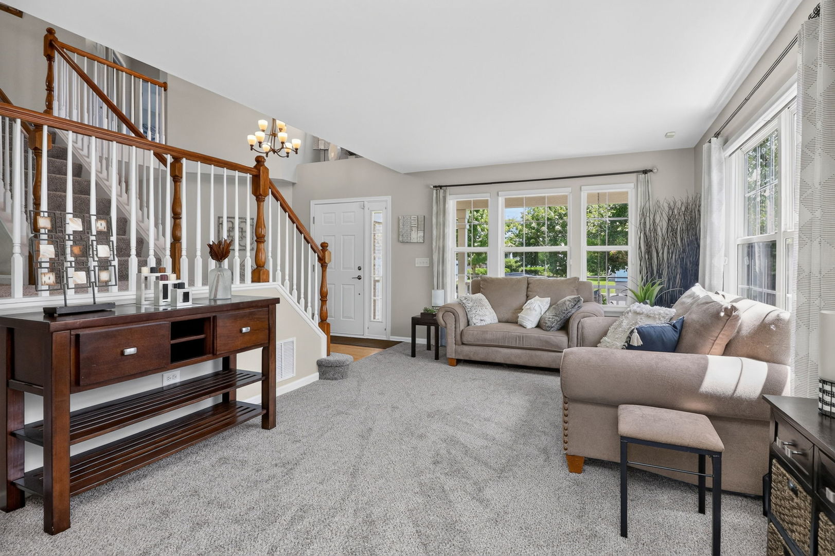 2441 Wydown Lane