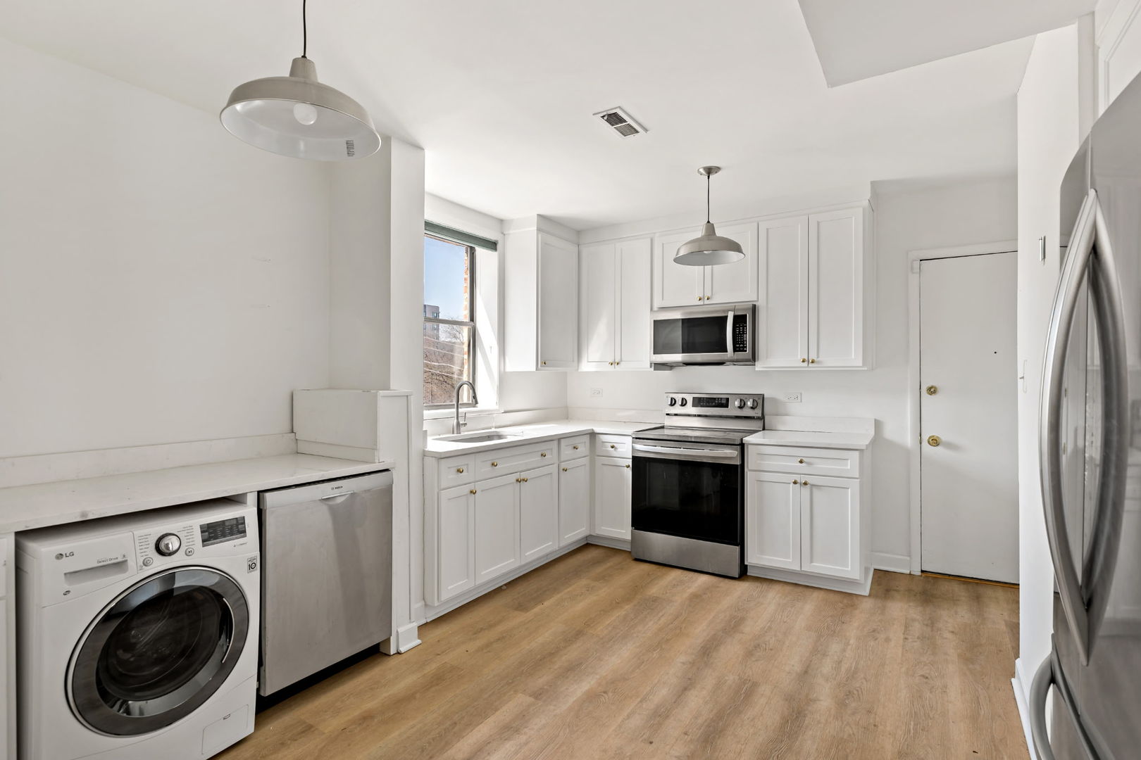 6104 S Dorchester Avenue 2S