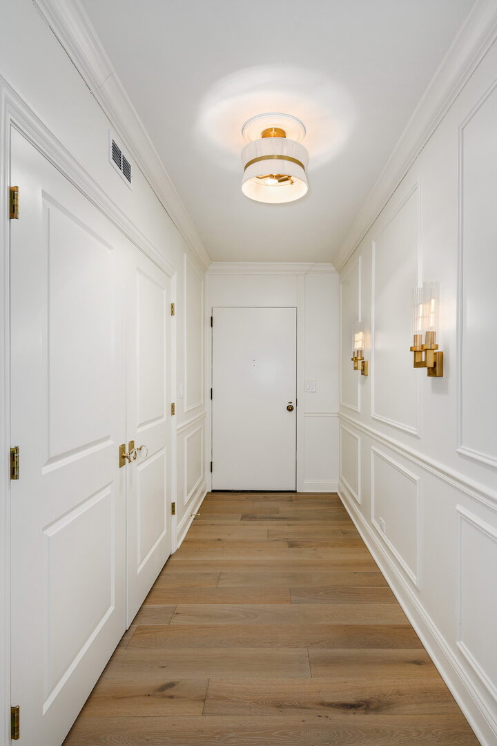 1515 N Astor Street 5A