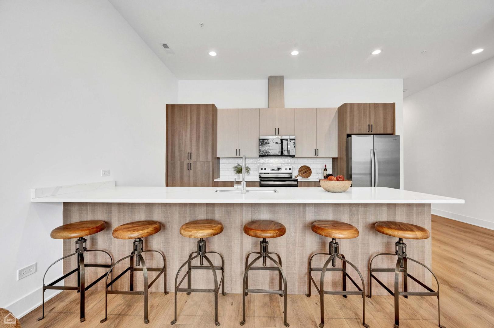 1607 W 13th Street 200