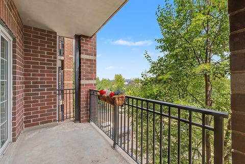 Tiny photo for 410 W MAHOGANY Court #408, Palatine, IL 60067 (MLS # 12717439)