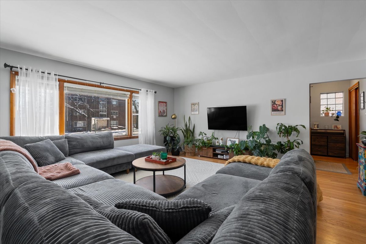 8644 Niles Center Road