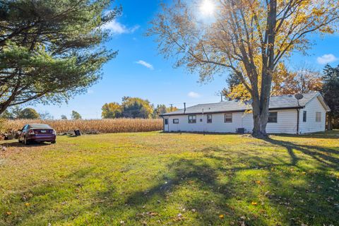 Tiny photo for 5827 E 3500s Road, St. Anne, IL 60964 (MLS # 12513875)