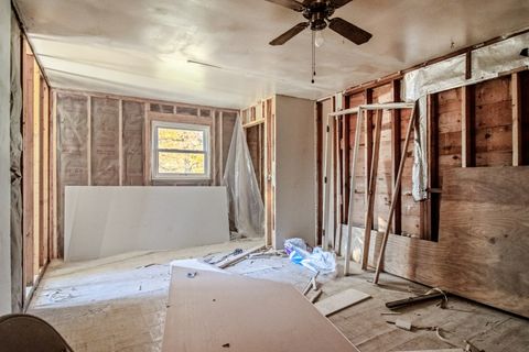 Tiny photo for 5827 E 3500s Road, St. Anne, IL 60964 (MLS # 12513875)