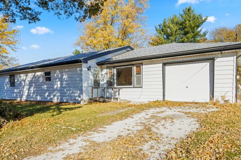 Photo of 5827 E 3500s Road, St. Anne, IL 60964 (MLS # 12513875)