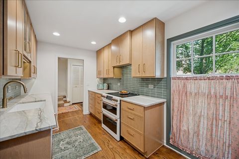 Tiny photo for 901 Westerfield Drive, Wilmette, IL 60091 (MLS # 12481851)