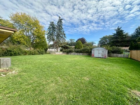 Tiny photo for 107 N Stevenson Lane, Mount Prospect, IL 60056 (MLS # 12497480)