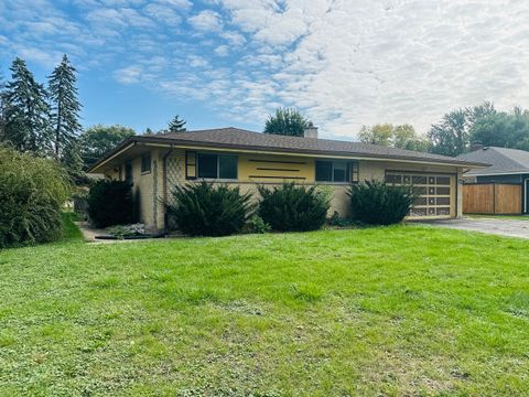 Tiny photo for 107 N Stevenson Lane, Mount Prospect, IL 60056 (MLS # 12497480)