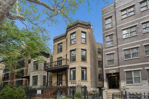 Photo of 832 W Roscoe Street #2, Chicago, IL 60657 (MLS # 12667066)