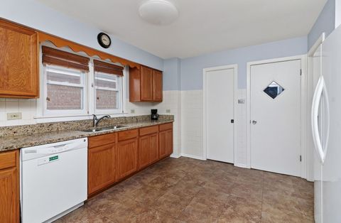 Tiny photo for 2832 W 100th Place, Evergreen Park, IL 60805 (MLS # 12524010)