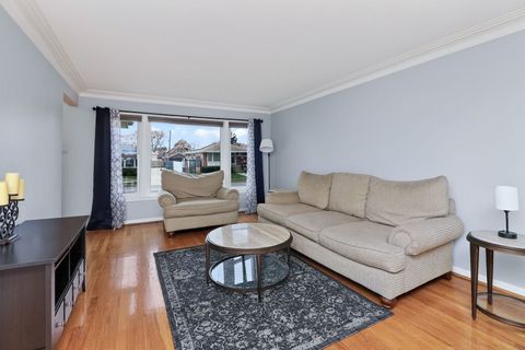 Tiny photo for 2832 W 100th Place, Evergreen Park, IL 60805 (MLS # 12524010)