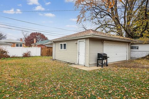 Tiny photo for 2832 W 100th Place, Evergreen Park, IL 60805 (MLS # 12524010)