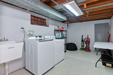 Tiny photo for 2832 W 100th Place, Evergreen Park, IL 60805 (MLS # 12524010)