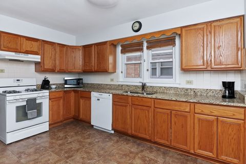 Tiny photo for 2832 W 100th Place, Evergreen Park, IL 60805 (MLS # 12524010)