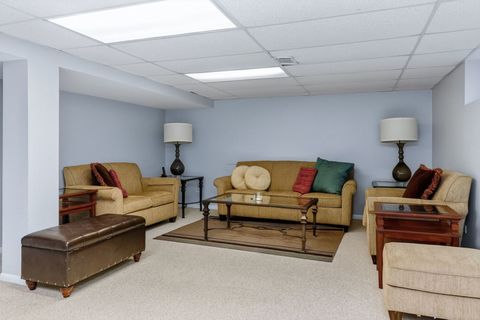 Tiny photo for 2832 W 100th Place, Evergreen Park, IL 60805 (MLS # 12524010)