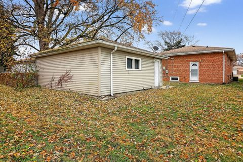 Tiny photo for 2832 W 100th Place, Evergreen Park, IL 60805 (MLS # 12524010)