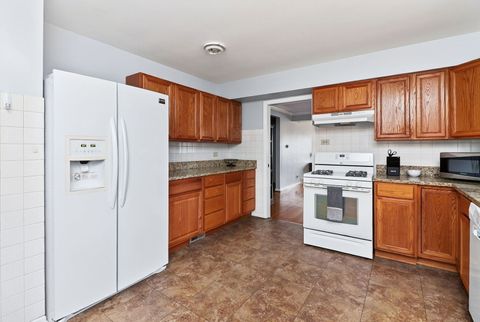 Tiny photo for 2832 W 100th Place, Evergreen Park, IL 60805 (MLS # 12524010)