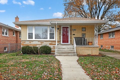 Tiny photo for 2832 W 100th Place, Evergreen Park, IL 60805 (MLS # 12524010)