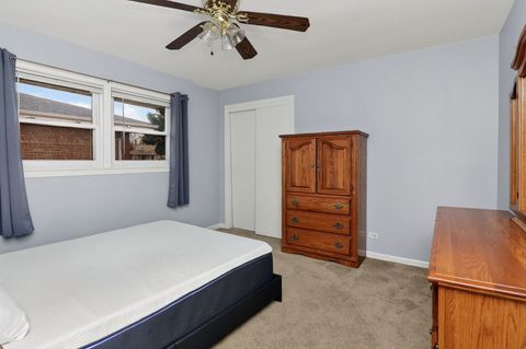 Tiny photo for 2832 W 100th Place, Evergreen Park, IL 60805 (MLS # 12524010)