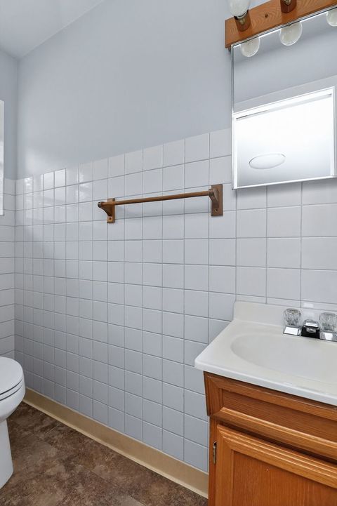 Tiny photo for 2832 W 100th Place, Evergreen Park, IL 60805 (MLS # 12524010)