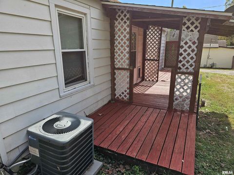 Tiny photo for 713 N 10TH Street, Mt Vernon, IL 62864 (MLS # EB460106)