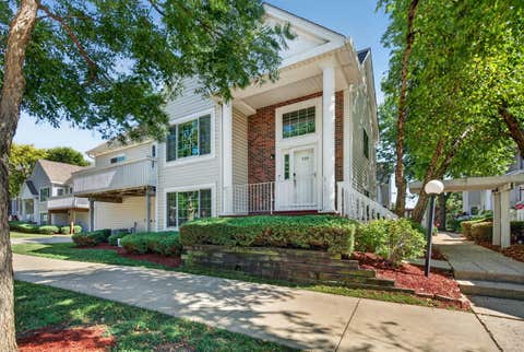 Photo of 320 Fieldstone Court #320, Bolingbrook, IL 60440 (MLS # 12721516)