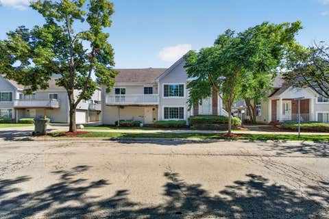 Tiny photo for 320 Fieldstone Court #320, Bolingbrook, IL 60440 (MLS # 12721516)