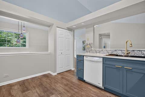 Tiny photo for 320 Fieldstone Court #320, Bolingbrook, IL 60440 (MLS # 12721516)