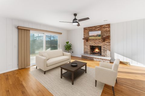 Tiny photo for 827 W Sandpiper Court, Palatine, IL 60067 (MLS # 12517029)