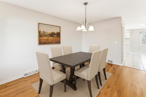 Tiny photo for 827 W Sandpiper Court, Palatine, IL 60067 (MLS # 12517029)