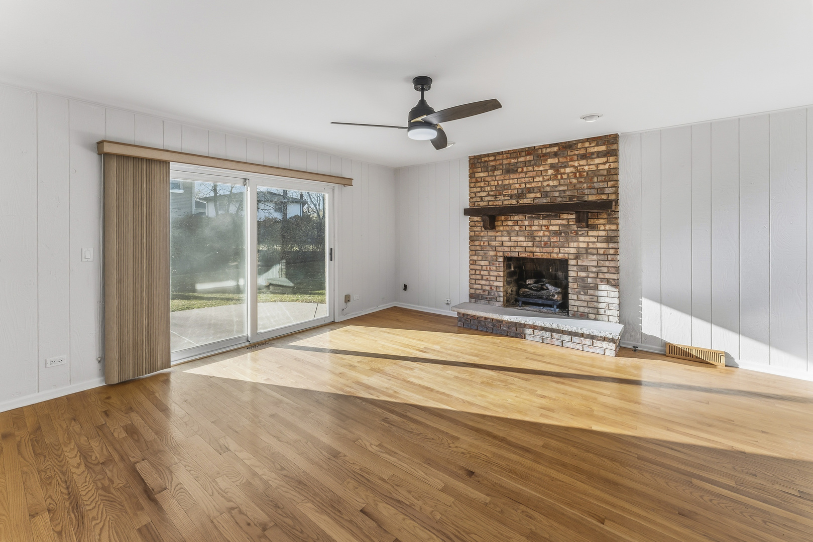 Palatine, Illinois 60067, United States, 4 Bedrooms Bedrooms, ,4 BathroomsBathrooms,Residential,Active,243043