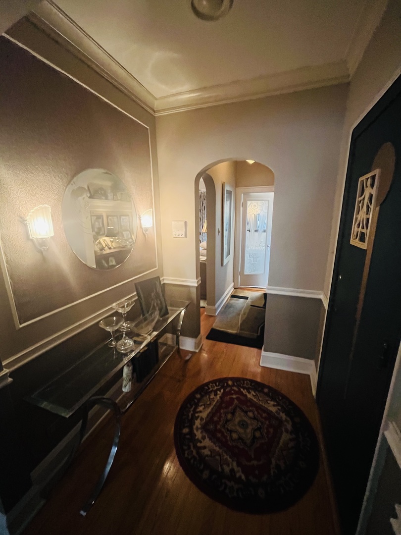 2422 W Greenleaf Avenue 2