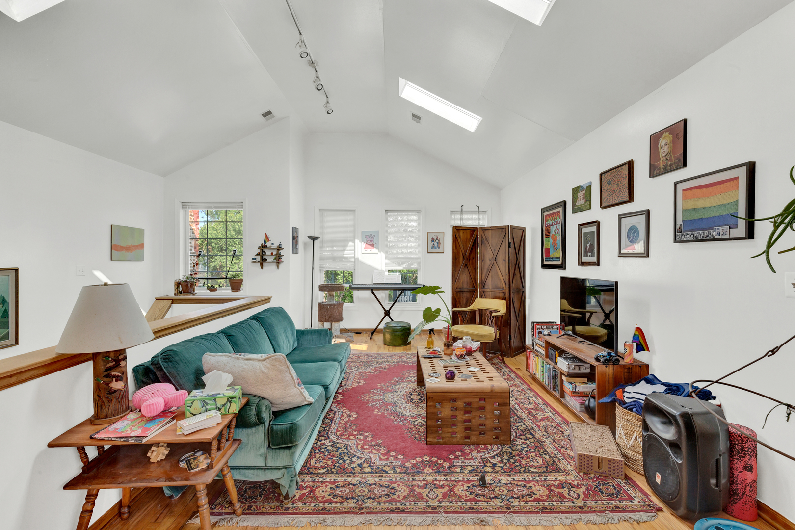 1422 N MAPLEWOOD Avenue