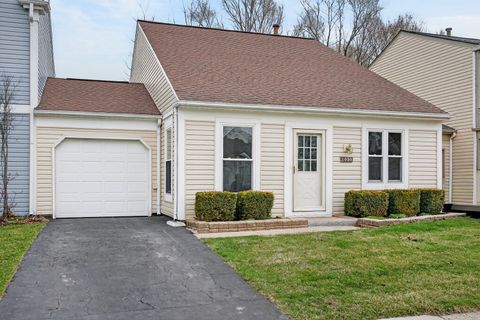 Photo of 1030 Perry Drive, Algonquin, IL 60102 (MLS # 12602963)