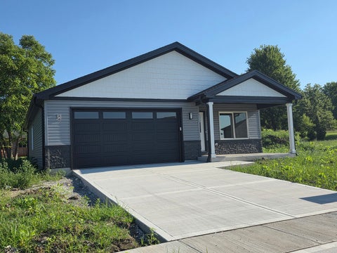 Tiny photo for 410 E Butler Avenue, Grant Park, IL 60940 (MLS # 12770636)