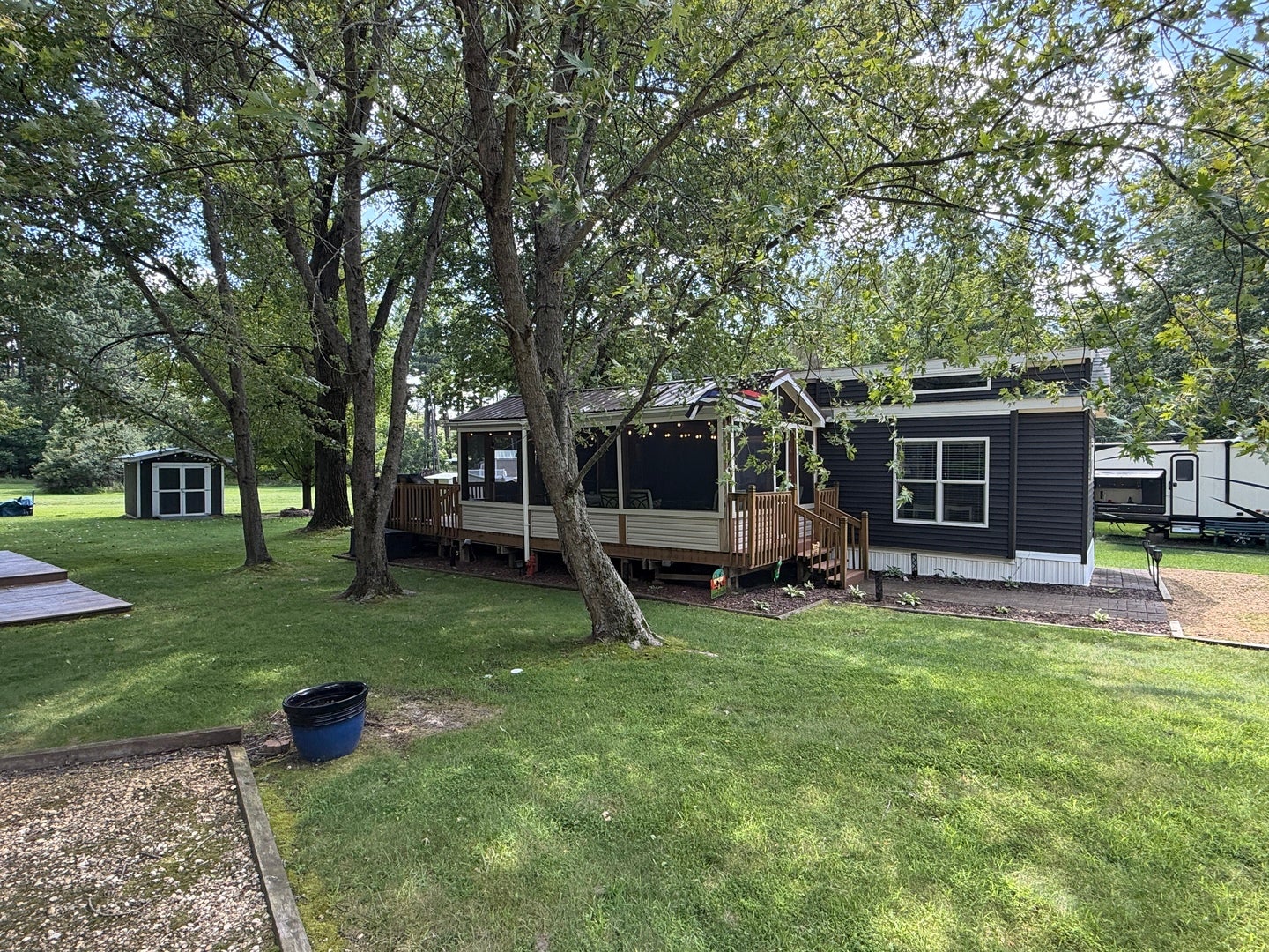 15-35 Woodhaven Lakes
