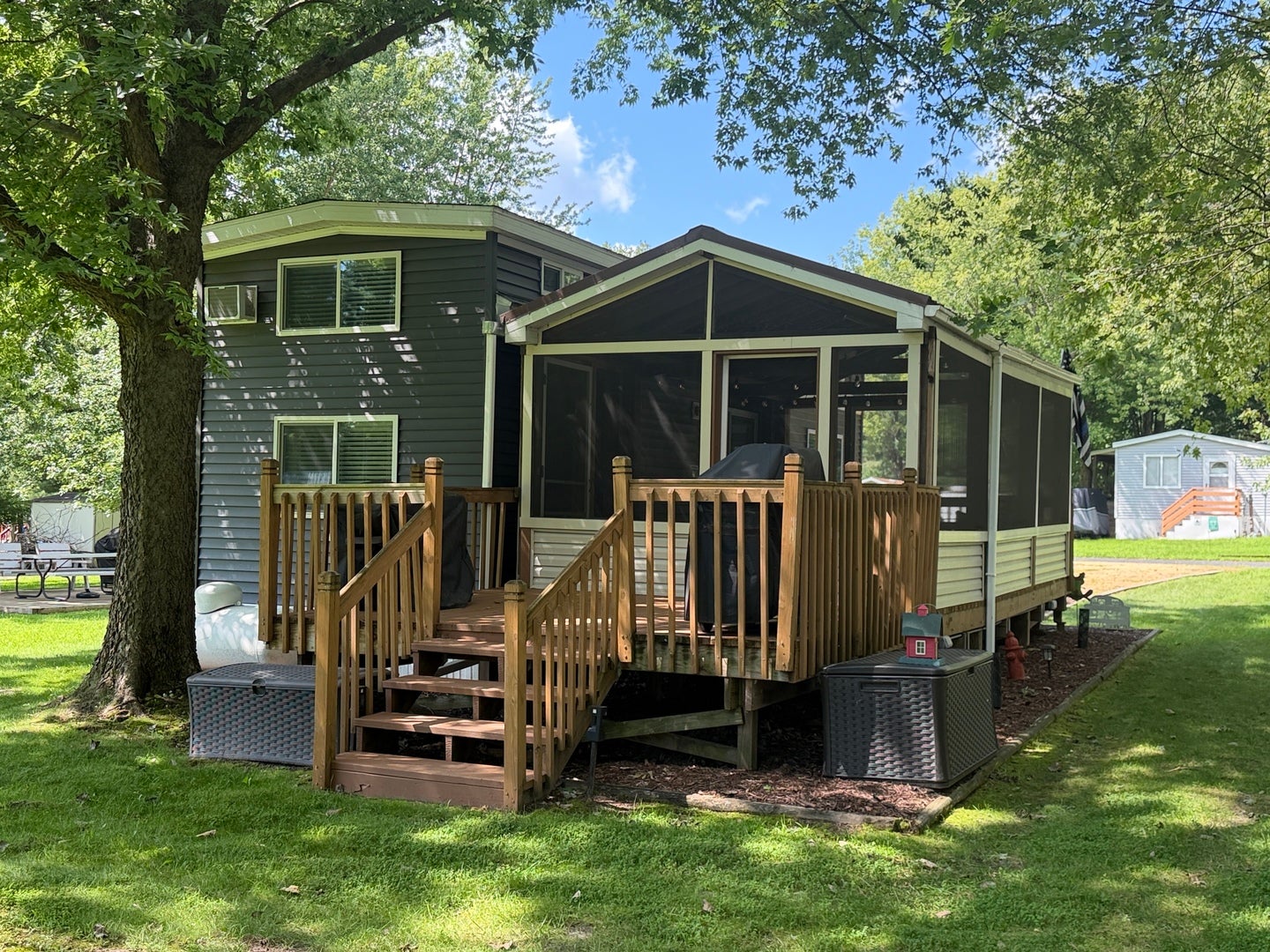 15-35 Woodhaven Lakes