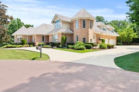 Photo of 911 Red Fox Lane, Oak Brook, IL 60523 (MLS # 12445573) Photo of 911 Red Fox Lane, Oak Brook, IL 60523 (MLS # 12445573)