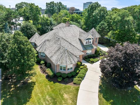 Tiny photo for 911 Red Fox Lane, Oak Brook, IL 60523 (MLS # 12445573)