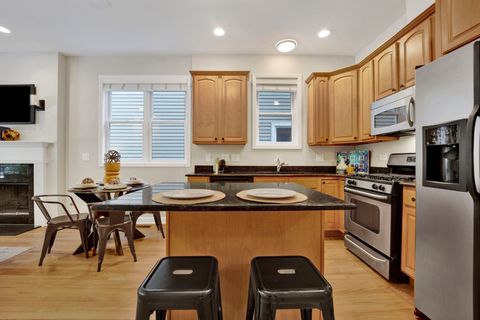 Tiny photo for 6025 N Ridge Avenue #1W, Chicago, IL 60660 (MLS # 12477745)