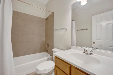 Tiny photo for 6025 N Ridge Avenue #1W, Chicago, IL 60660 (MLS # 12477745)