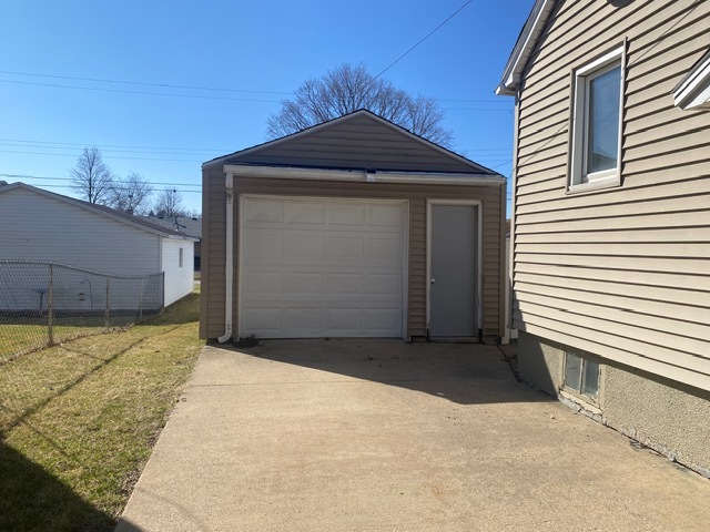 325 W 3rd Street