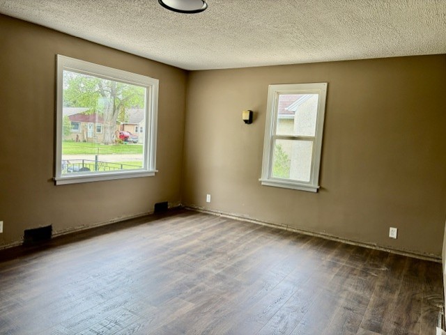 325 W 3rd Street