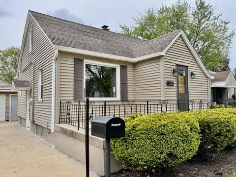 Photo of 325 W 3rd Street, Spring Valley, IL 61362 (MLS # 12635444)