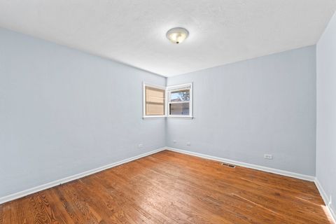 Tiny photo for 16426 Shirley Court, South Holland, IL 60473 (MLS # 12635383)